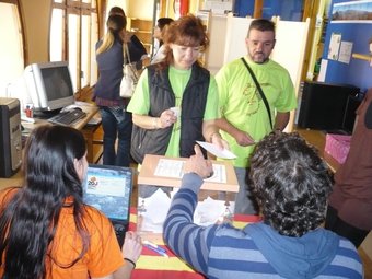 Dos dels votants d'ahir. J.C.