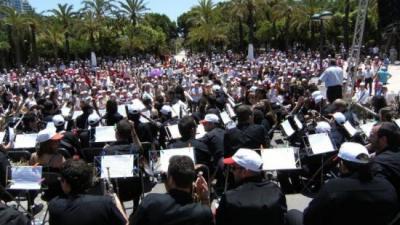 Acte reivindicatiu organitzat per les escoles de música valencianes. JOSÉ CUÉLLAR
