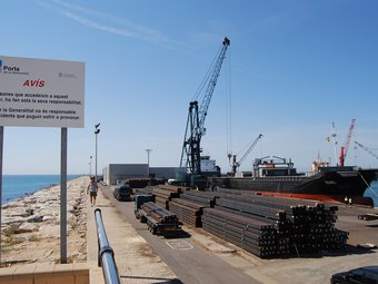 Imatge de la dàrsena comercial del port de Vilanova i la Geltrú.  L.M