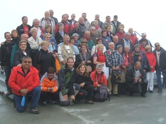Foto de família dels participants en la celebració del vintè aniversari de l'agermanament.