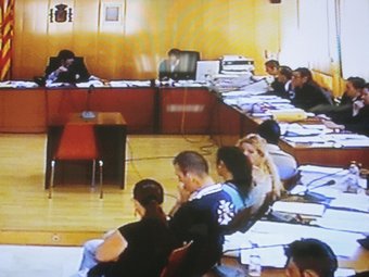 El judici amb jurat popular contra els sis imputats va iniciar ahir a Tarragona. EL PUNT