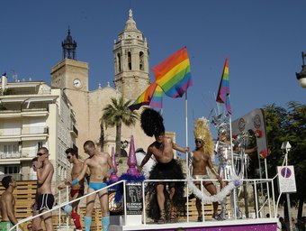 La celebració a Sitges de la primera edició de la Gay Pride el segon cap de setmana de juliol va reunir al voltant de 60.000 persones al municipi del Garraf. EL PUNT