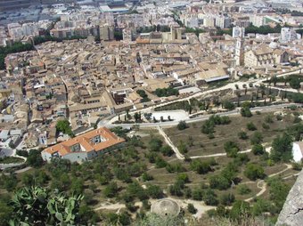 Vista aèria de la ciutat de Xàtiva des de la zona del Castell. ARXIU