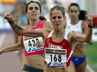 Natàlia Rodríguez celebra el títol del 2009 a Barcelona.  EFE