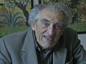 El poeta Jordi Pere Cerdà en una entrevista a la seva casa de Perpinyà, l'octubre del 2005 MIQUEL RUIZ
