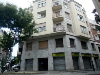 L'edifici al carrer Buïgas de Barcelona , on vivia la menor amb la seva família. QUIM PUIG