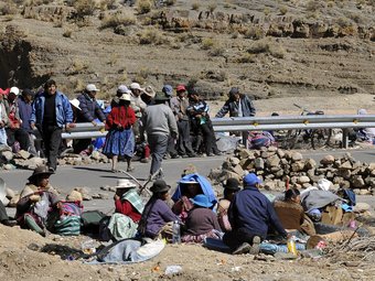 La població de Potosí continua el bloqueig de les carreteres que comuniquen la regió AIZAR RALDES / AFP