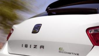 Seat reserva el distintiu Ecomotive acompanyat de la lletra E verda als seus automòbils més respectuosos amb el medi ambient.