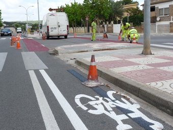 Aquest és el carril bici separat de la calçada que s'ha fet a l'avinguda de l'Arquitecte Falguera EL PUNT
