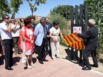 La dirigent socialista, Teresa Cunillera, ha inaugurat la nova plaça de Benavent de Segrià ACN