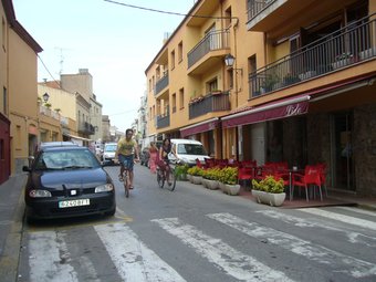 Els carrers del nucli antic de Sant Pere seran prioritaris per a vianants. M.V