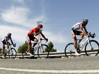 Un detall de la cinquena etapa de la Vuelta, entre Guadix i Lorca. ZIPI /EFE