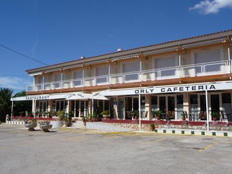 L'hotel Orly , situat al quilòmetre 1.143 de la carretera N-340, a Cambrils, és un dels establiments confiscats G.P
