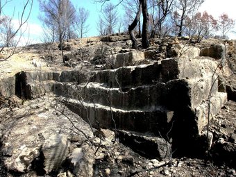 Part de la pedrera del Mèdol que va quedar al descobert a causa d'un incendi. EFE