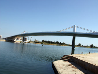 Imatge del nou pont vist des de Sant Jaume d'Enveja. ACN