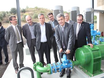 El conseller Llena va inaugurar el regadiu de Valls-Monredons, al nord de la Ribera d'Ebre. EL PUNT
