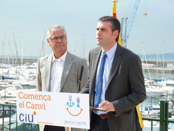 Santi Vila , candidat de CiU per Girona, i Kelo Martí, ahir, a Palamós. I.R