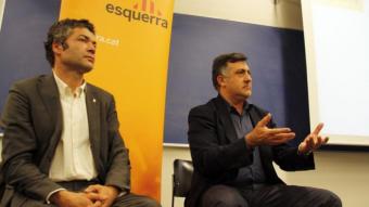 El president d'Esquerra, Joan Puigcercós, ahir en una conferència acompanyat del secretari per a la Immigració, Oriol Amorós ACN