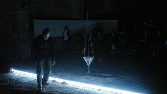 Una imatge de ‘Sinthesis', la ‘performance' de Lluís Sabadell que es va veure a Girona. EL PUNT