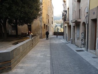 Un dels espais del barri vell de Sant Joan de les Abadesses, ara acabats de reurbanitzats. EL PUNT