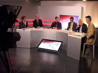 Tots els participants al debat d'Olot Televisió, que va ser moderat per Albert Brosa. J.C