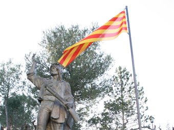 Estàtua de Joan Pere Barceló “Carrasclet” a Capçanes, poble natal del guerriller. R.B