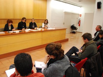 Núria Mestre, Elisabeth Pérez, Encarna Grifell i Àngels Nogué van presentar els plans de drogues ahir, a Sitges.