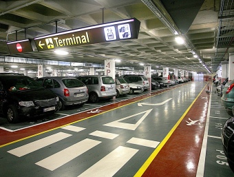 Els nous aparcaments han sigut algunes de les últimes obres a l'aeroport. MANEL LLADÓ