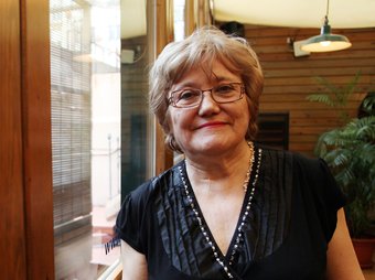 Isabel-Clara Simó, ahir, després de presentar la novel·la amb què va guanyar el Premi Joanot Martorell ANDREU PUIG