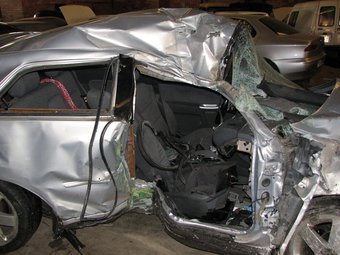 Estat en el que va quedar el vehicle de la víctima després de l'accident mortal a la C-13, a la Noguera ACN
