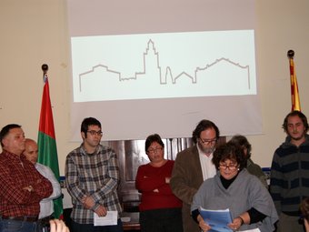 La lectura del manifest impulsat per ERC i ICV, que va tenir lloc a la Masia de Can Feliu de Sant Quirze EL PUNT