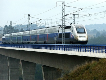 Un TGV entre París i Figueres al corredor transfronterer que explota la companyia francesa SNCF amb connexió de Renfe fins a Barcelona JOAN SABATER