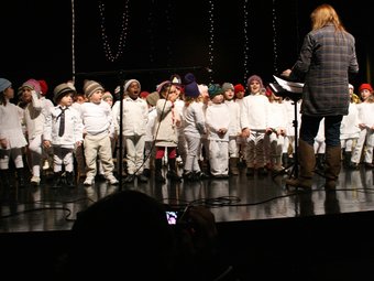 Els grups d'iniciació, durant la seva actuació. AULA MUSICAL