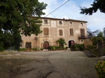 La masia de Cal Conde de Cabrera de Mar ha passat a mans municipals i es convertirà en un equipament. LL.A