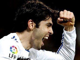 Kaká, celebrant amb Cristiano Ronaldo el seu gol al partit d'avui CHEMA MOYA / EFE