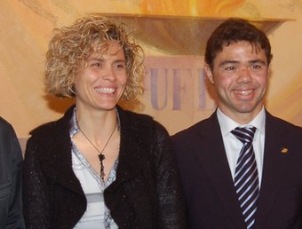  Iván Tibau amb Anna Pruna, el dia que va acomiadar-se de la selecció catalana. A la dreta,  ALBERT CAMPS