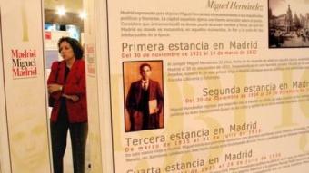 Exposició itinerant de Miguel Hernández a una ciutat valenciana. ARXIU