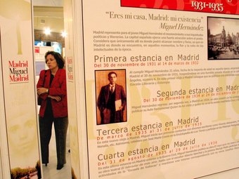 Exposició itinerant de Miguel Hernández a una ciutat valenciana. ARXIU
