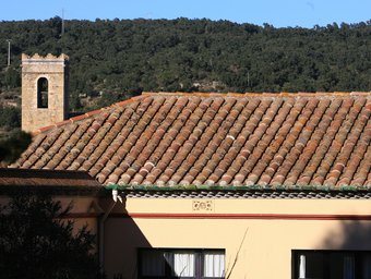 Una imatge de l'escola de Darnius, on es tem que hi pugui haver termites al sostre. M.LLADÓ