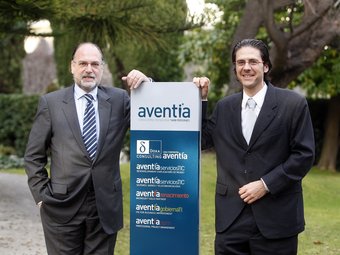 Josep Grau-Soldevila i Josep Oriol Sanz, directors generals d'Aventia, a l'oficina de l'avinguda del Tibidabo.  ORIOL DURAN