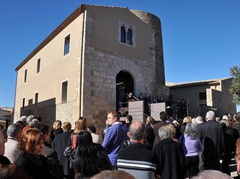 Un moment dels parlaments en la inauguració del Castell Palau de l'Abat.  CLICKART