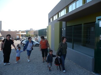 El complex educatiu del Perelló , en funcionament des del 2008, inclou l'escola Jaume II i l'institut Blanca d'Anjou, ara centres independents. G.M