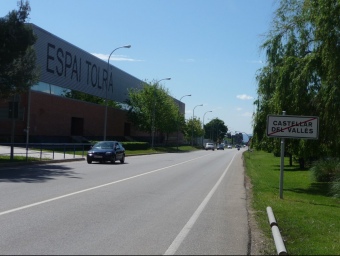 La carretera B-124 a l'alçada de l'Espai Tolrà, al final del qual va tenir lloc l'atropellament mortal M.C.B