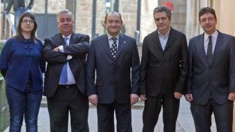 Bàrbara Lligades (ERC), Sergio Garcia (PP), Carles Ruiz (PSC), José Luis Atienza (ICV) i Carles Lozano (CiU), candidats a l'alcaldia de Viladecans. JUANMA RAMOS