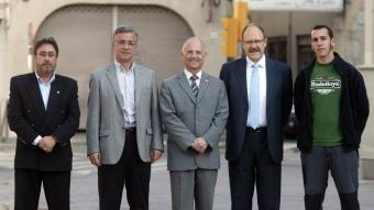 D'esquerra a dreta, els candidats a l'alcaldia de Sant Boi Isidor Serrano (C's), Luis Pérez (ICV), Jaume Bosch (PSC), Joan Pujades (CiU) i Pau Romero (CUP) JUANMA RAMOS