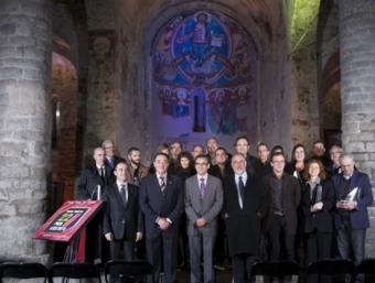 Premiats, membres del jurat i organitzadors, en una foto de família a Sant Climent de Taüll. TURISME DE LLEIDA