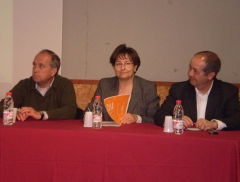 Montse Roura acompanyada de l'alcalde d'Amer, Narcís Junquera i el conseller d'Interior, Felip Puig. N.A