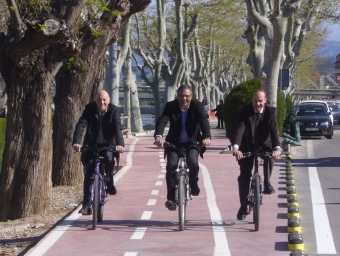 Valentí Marín, Dani Andreu i Ricard Forés van estrenar el tram de la via verda de Tortosa a l'Aldea. L.M