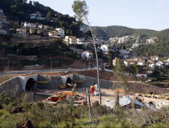 Els túnels de la variant de la N-340 , al seu pas per Vallirana, estan a mig construir. ORIOL DURAN