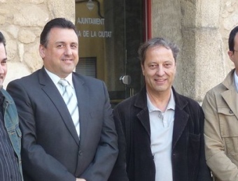 Òscar Bermán (PP) , a l'esquerra, i Valentí Agustí (PSC) en la fotografia de candidats per a les eleccions a Palafolls. T.M